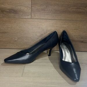 Bella Vita Wow Classic Leather Pumps Navy Blue Kidskin Women's US 9.5 W